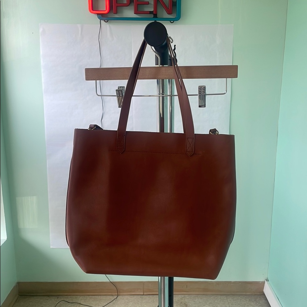 Elegant Brown Leather Tote Bag